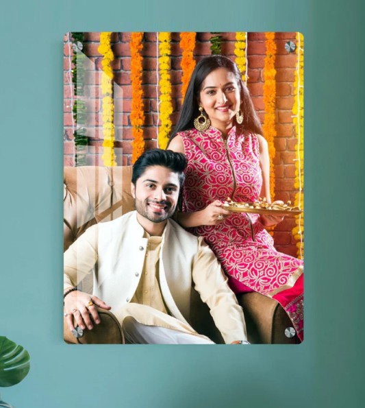 Floating Acrylic Photo Frame